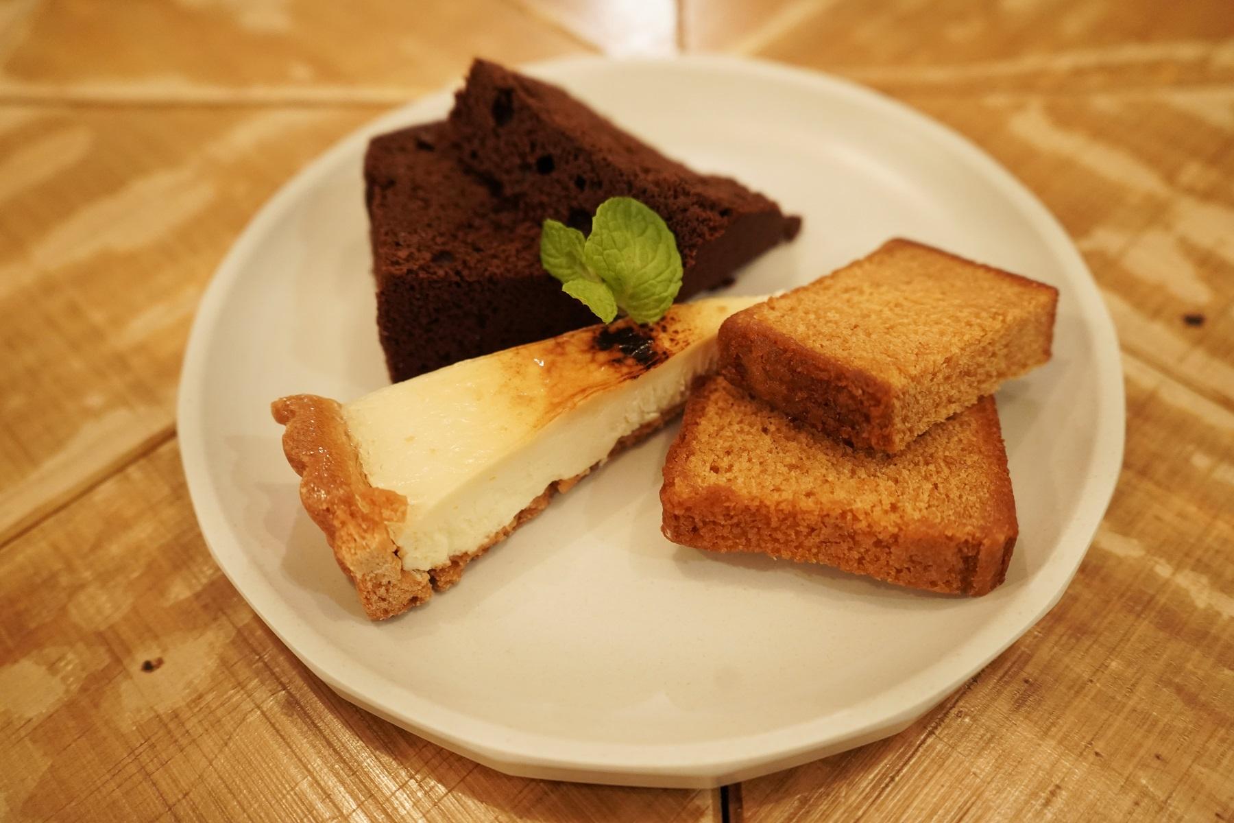 04_ナレスケーキセット マビノギカフェver.JPG